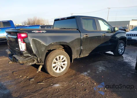 2020 Chevrolet Silverado 1500 4Wd Short Bed Custom z USA, uszkodzony, nr VIN 3GCPYBEKXLG370255